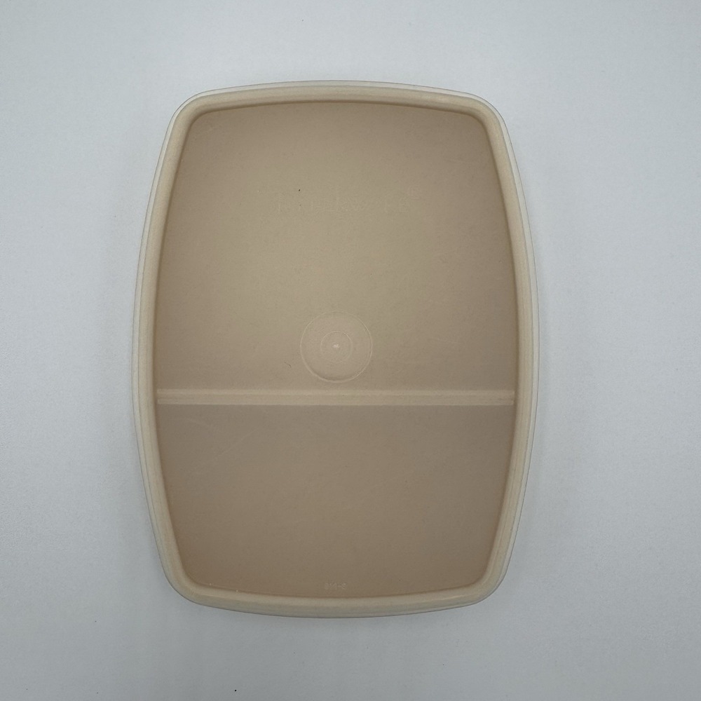 Tupperware: DIVIDED MEAT/LUNCH STORAGE CONTAINER  #813 W/LID 814